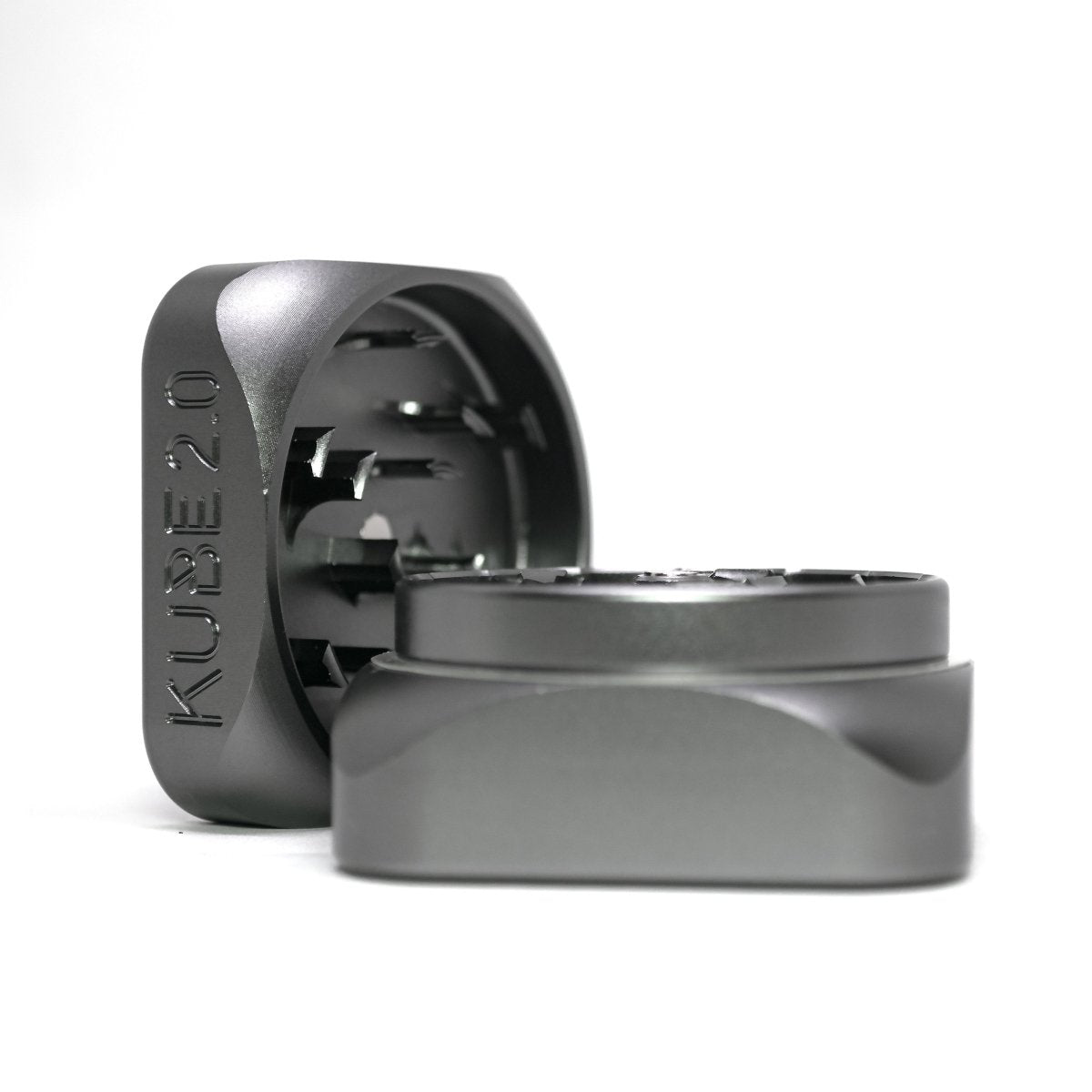 KRUSH 2.0 metall grinder – Fordampere (bakfra)